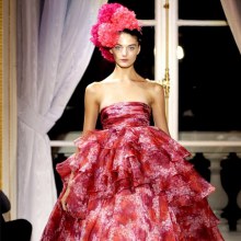 PARIS HAUTE COUTURE: GIAMBATTISTA VALLI SPRING 2012 COUTURE