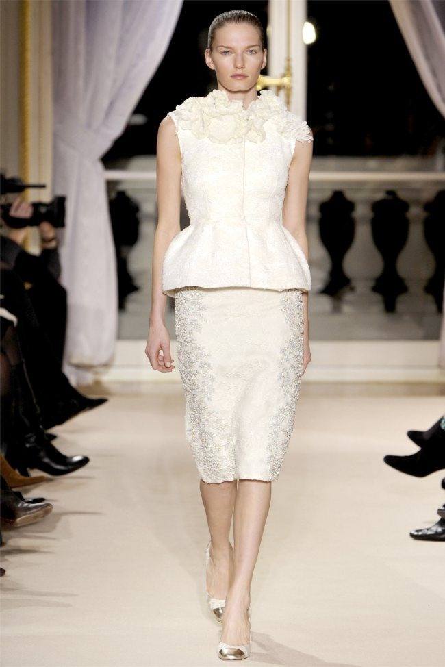 PARIS HAUTE COUTURE: GIAMBATTISTA VALLI SPRING 2012 COUTURE