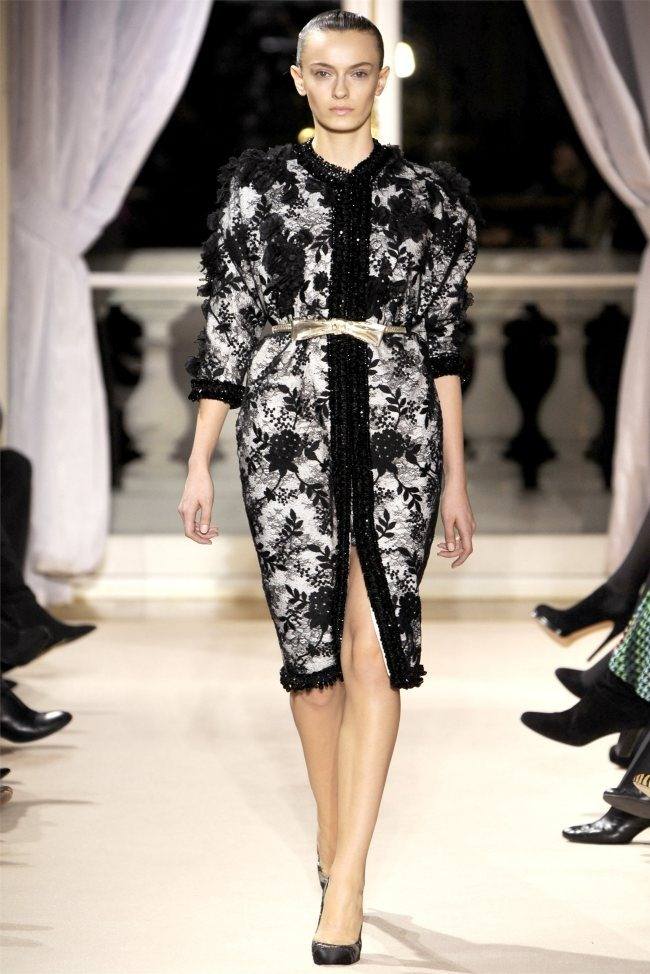 PARIS HAUTE COUTURE: GIAMBATTISTA VALLI SPRING 2012 COUTURE