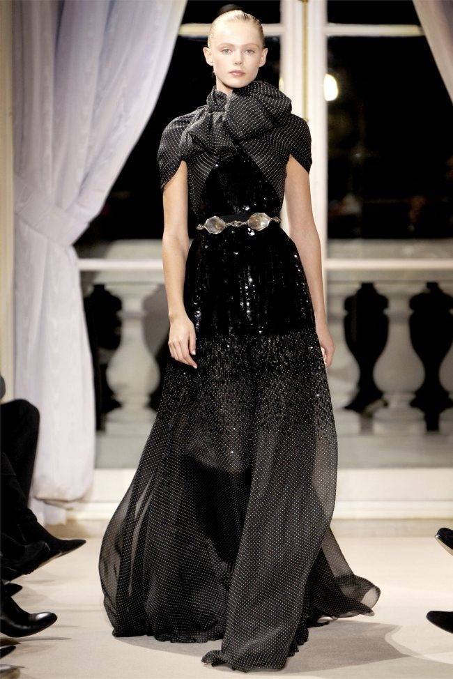 PARIS HAUTE COUTURE: GIAMBATTISTA VALLI SPRING 2012 COUTURE