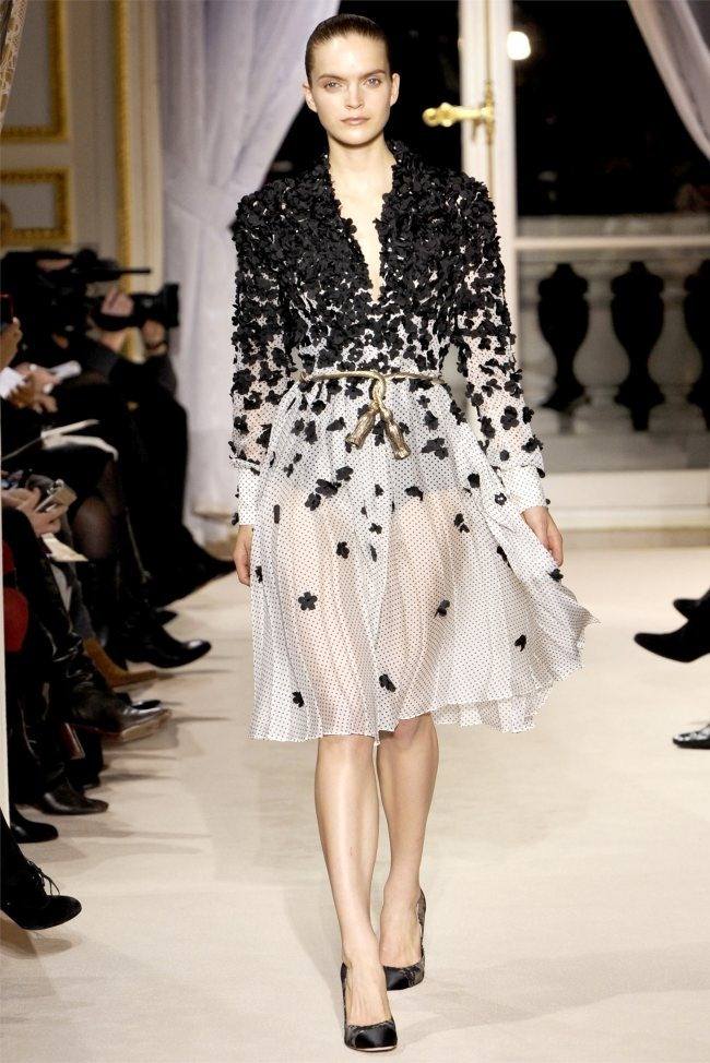 PARIS HAUTE COUTURE: GIAMBATTISTA VALLI SPRING 2012 COUTURE