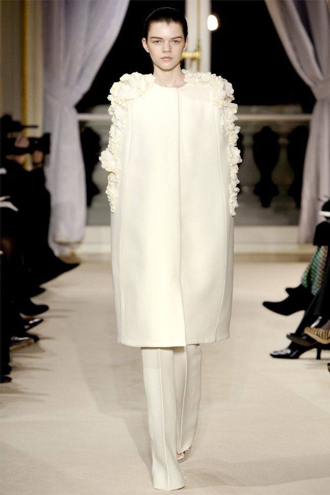 PARIS HAUTE COUTURE: GIAMBATTISTA VALLI SPRING 2012 COUTURE