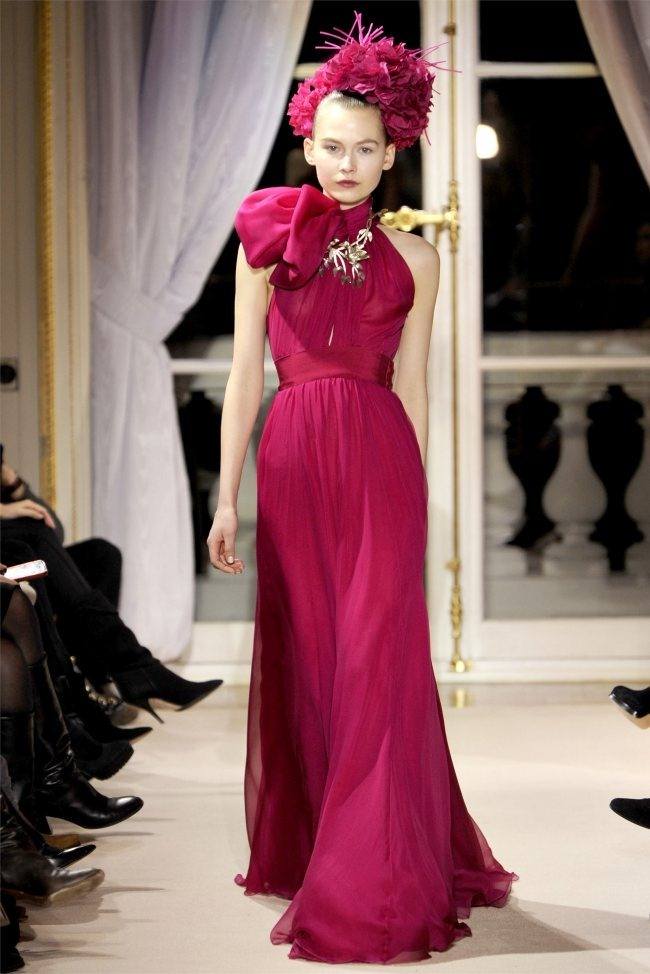 PARIS HAUTE COUTURE: GIAMBATTISTA VALLI SPRING 2012 COUTURE