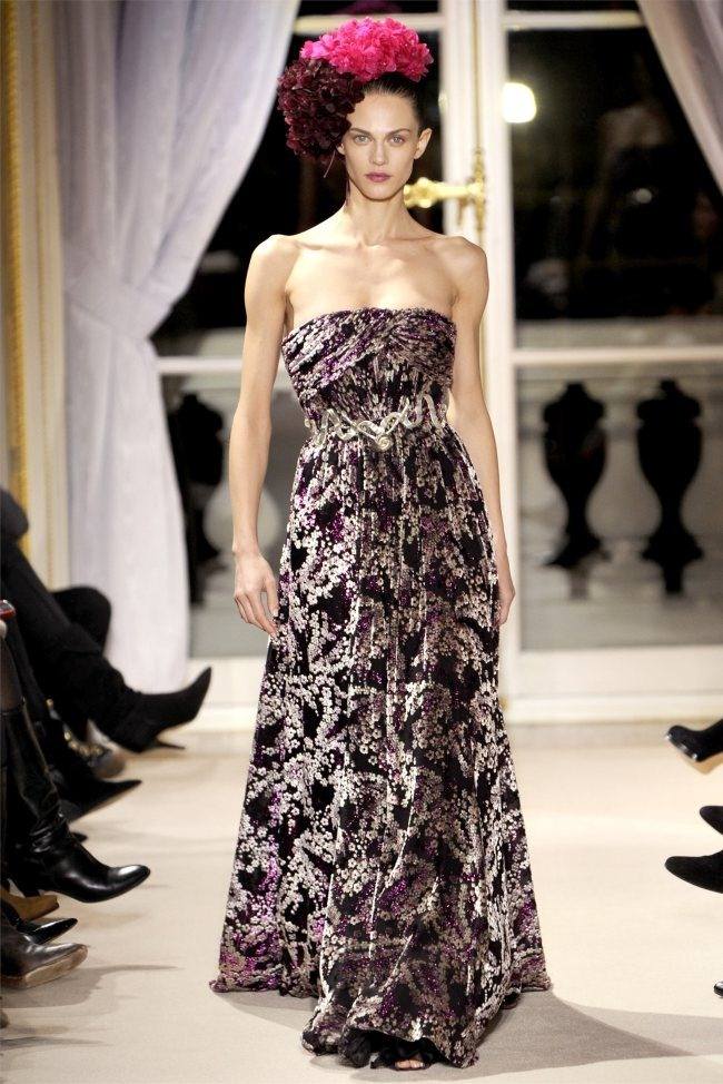 PARIS HAUTE COUTURE: GIAMBATTISTA VALLI SPRING 2012 COUTURE