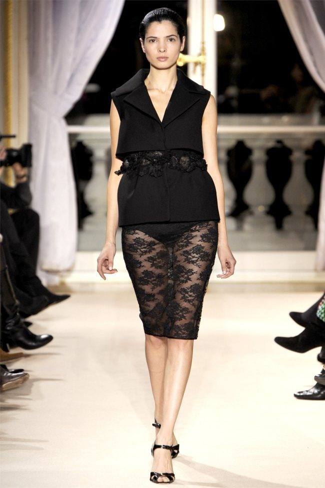 PARIS HAUTE COUTURE: GIAMBATTISTA VALLI SPRING 2012 COUTURE