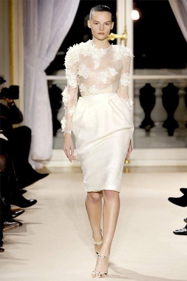 PARIS HAUTE COUTURE: GIAMBATTISTA VALLI SPRING 2012 COUTURE