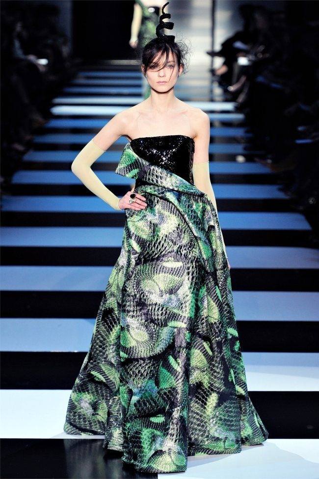 PARIS HAUTE COUTURE: ARMANI PRIVÉ SPRING 2012 COUTURE