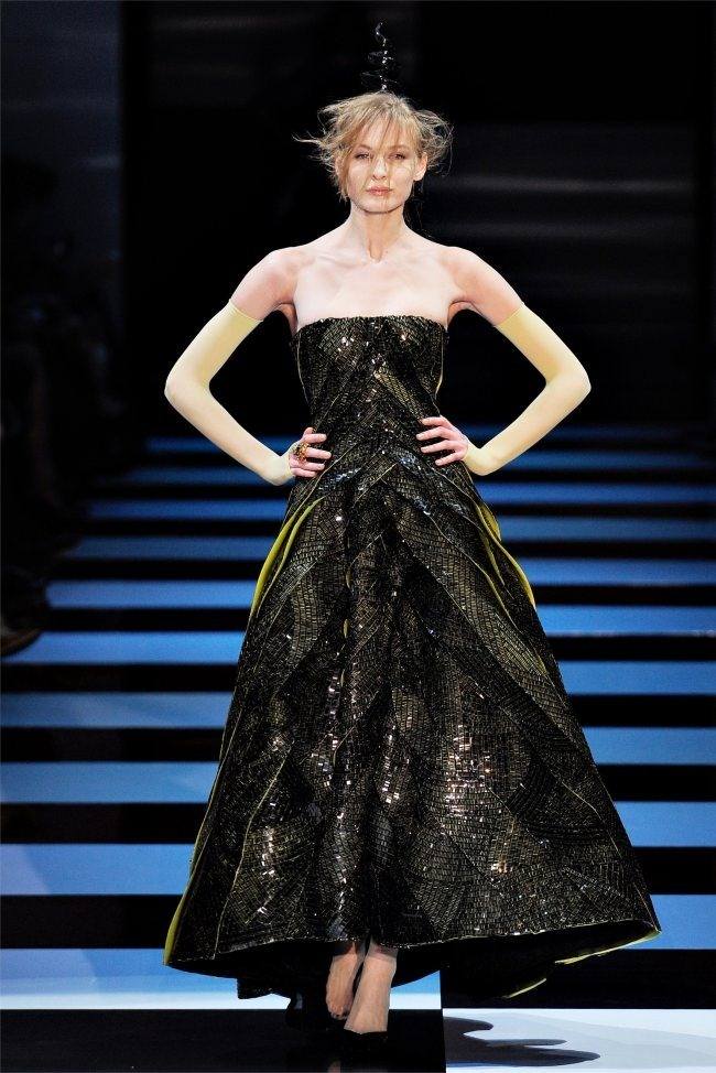 PARIS HAUTE COUTURE: ARMANI PRIVÉ SPRING 2012 COUTURE