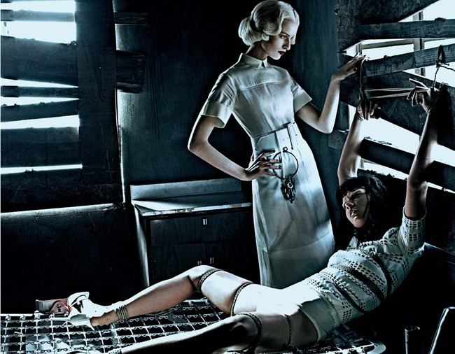 สงสารนางแบบชุดนี้จังINTERVIEW MAGAZINE: KAROLINA KURKOVA & CRYSTAL RENN IN "INSTITUTE WHITE" BY PHOTOGRAPHE