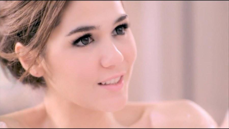 มาแล้ว!!!  MV  Soft touch with your love - ชมพู่ อารยา  feat. ETC