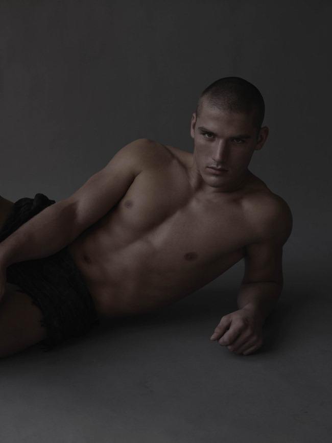 MASCULINE DOSAGE: KERRY DEGMAN NUDE BY PHOTOGRAPHER MARIANO VIVANCO