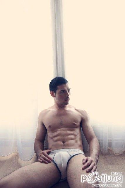 เค้าเป็นอะไรกับต๊อป ชัยวัฒ