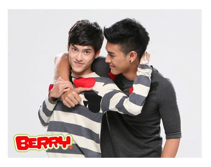 บอส-นวไพบูลย์ & โจ๊ก-รักชวาล @ BERRY vol.2 no.21 April 2012