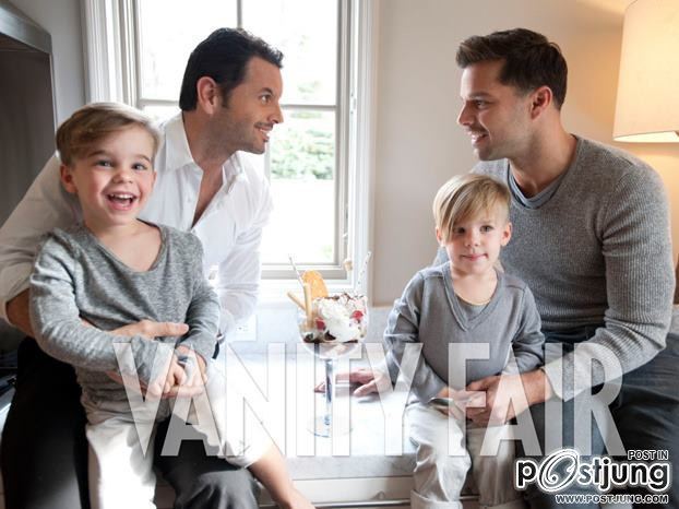 เปิดตัวแฟนหนุ่มชาวสเปนของ Ricky Martin นามว่า Carlos González Abella และลูกแฝดแสนน่ารัก ภาพจากนิตยสา