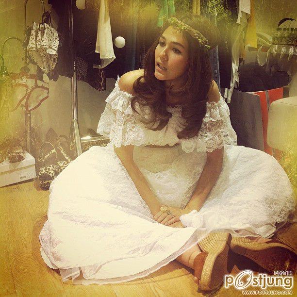 ชมพู่ อารยา