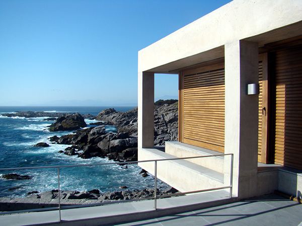 Contemporary Coastal Homes on a rocky shore of Punta Pite, Chile