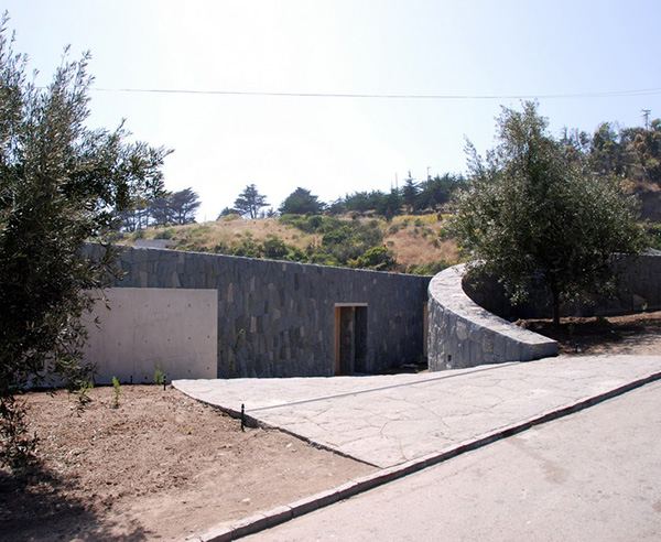 Contemporary Coastal Homes on a rocky shore of Punta Pite, Chile