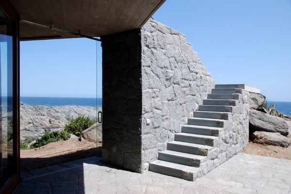 Contemporary Coastal Homes on a rocky shore of Punta Pite, Chile