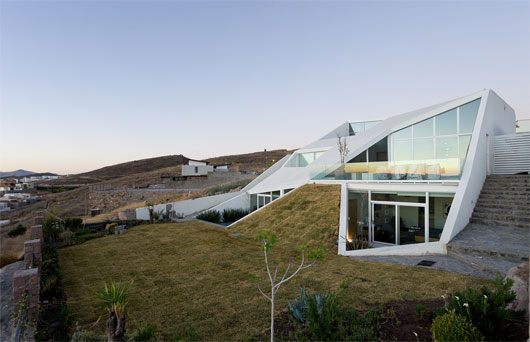 Mountainside Home in Mexico - amazing futuristic design lets you relax on your own roof ...