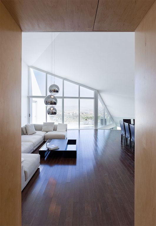 Mountainside Home in Mexico - amazing futuristic design lets you relax on your own roof ...