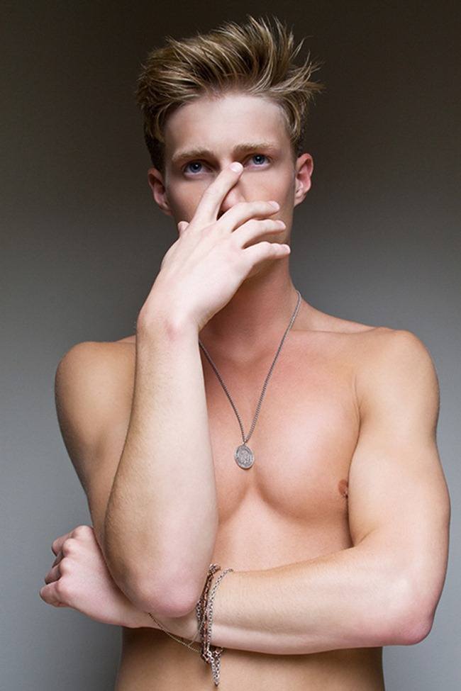 FEATURED MODEL: ARIK OWEN BY PHOTOGRAPHER JENN HOFFMAN