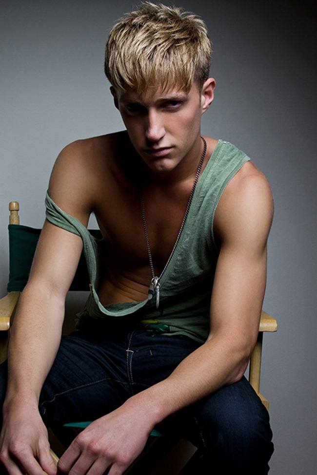 FEATURED MODEL: ARIK OWEN BY PHOTOGRAPHER JENN HOFFMAN