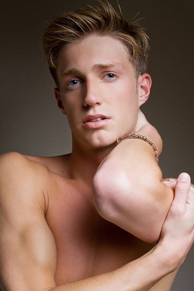 FEATURED MODEL: ARIK OWEN BY PHOTOGRAPHER JENN HOFFMAN