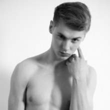 FEATURED MODEL: PATRYK FRIEBE BY PHOTOGRAPHER DAMIAN MILCZAREK