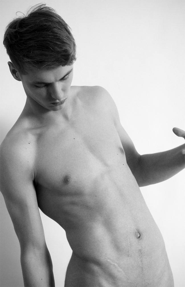 FEATURED MODEL: PATRYK FRIEBE BY PHOTOGRAPHER DAMIAN MILCZAREK