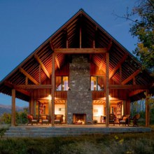 Modern Ranch House in Colorado - beautiful rustic design centers around fireplace!