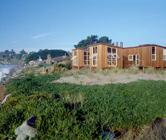 Beach House Design in Wood on California Coast