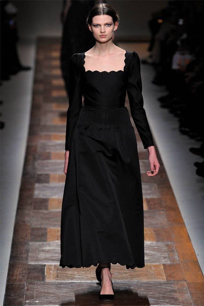 PARIS FASHION WEEK: VALENTINO FALL 2012