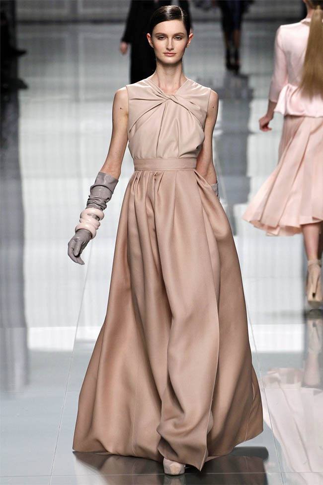 PARIS FASHION WEEK: CHRISTIAN DIOR FALL 2012