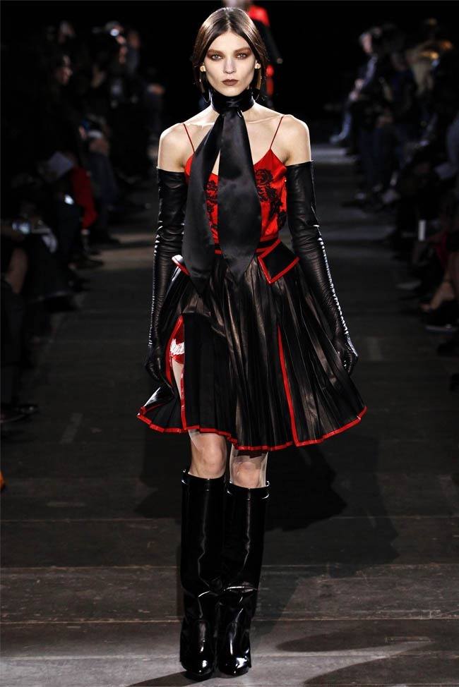 PARIS FASHION WEEK: GIVENCHY FALL 2012