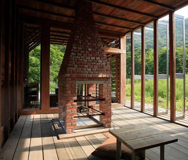 ธรรมชาติเกินพายุมาทำไงกันเนี่ยMahogany Home in Taiwan - designed for winds to blow through it...