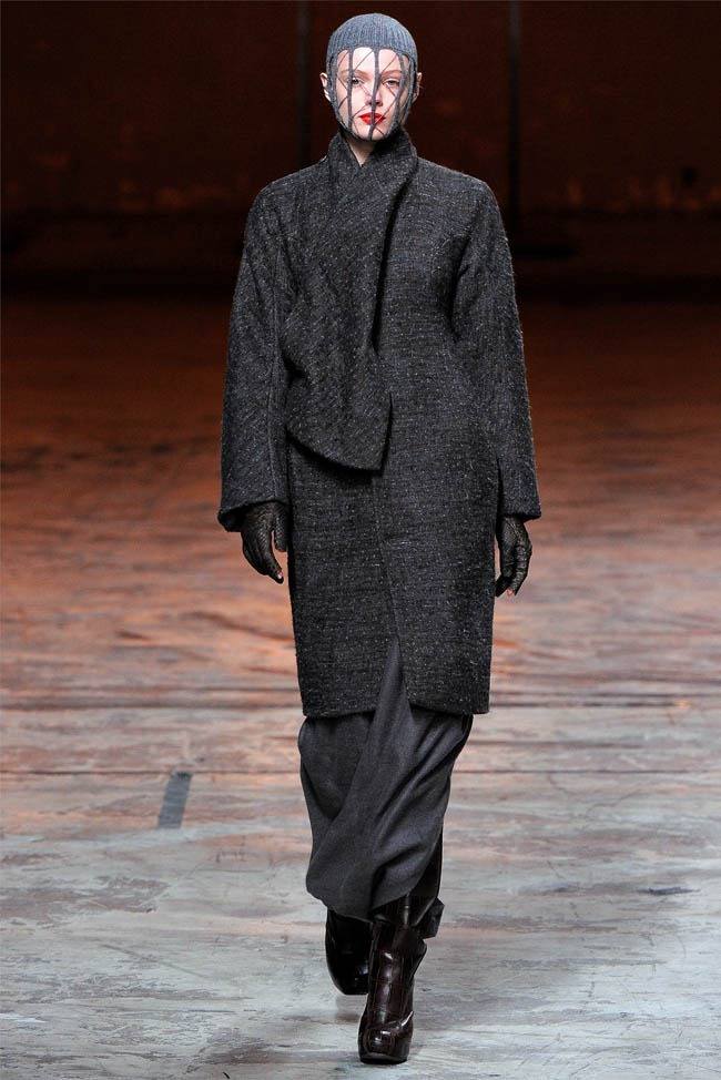 PARIS FASHION WEEK: RICK OWENS FALL 2012