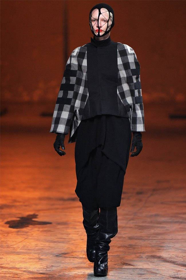 PARIS FASHION WEEK: RICK OWENS FALL 2012