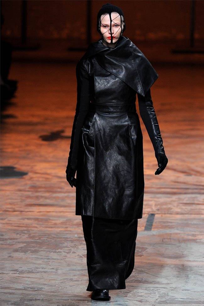 PARIS FASHION WEEK: RICK OWENS FALL 2012