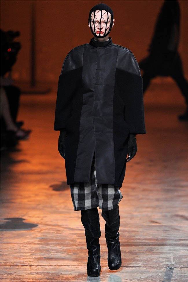 PARIS FASHION WEEK: RICK OWENS FALL 2012