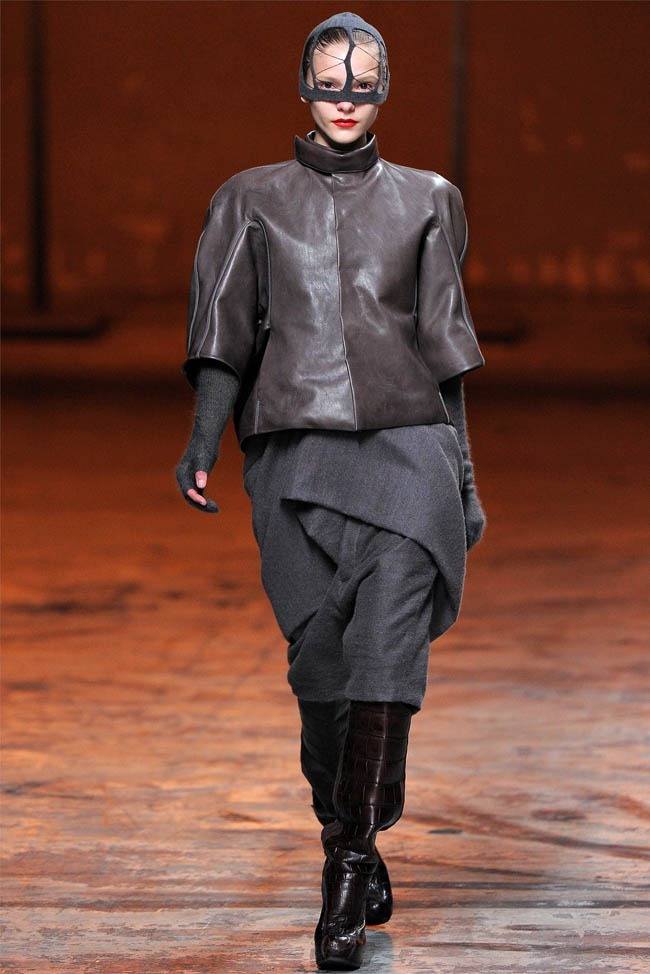 PARIS FASHION WEEK: RICK OWENS FALL 2012