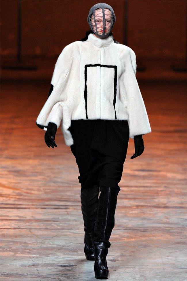 PARIS FASHION WEEK: RICK OWENS FALL 2012