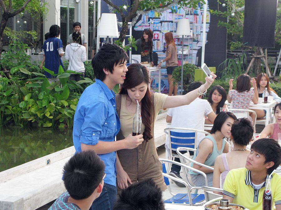 ยิปซี-พีช เบื้องหลังโฆษณาเป๊ปซี่ แซ่บมา ซ่าไป