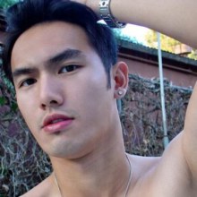 หนุ่มเอเชีย