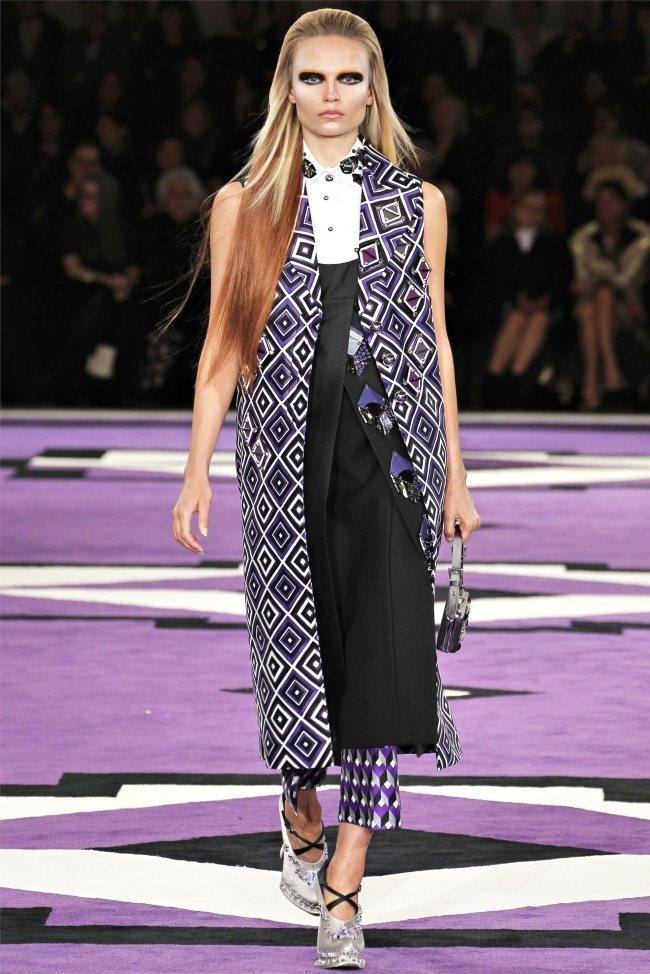 MILAN FASHION WEEK: PRADA FALL 2012