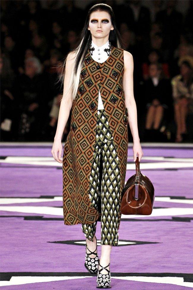 MILAN FASHION WEEK: PRADA FALL 2012