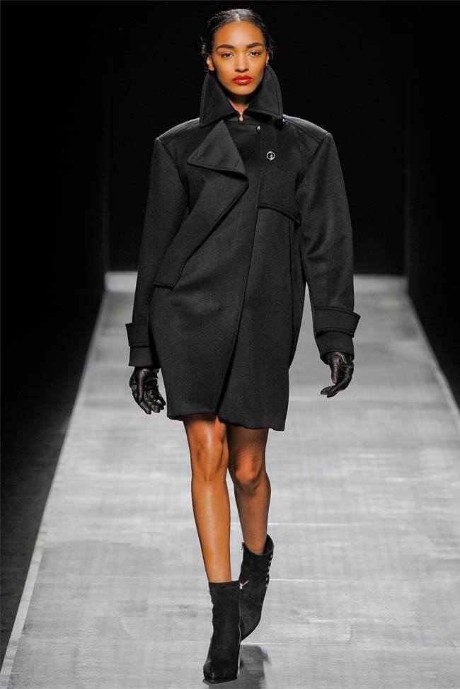 MILAN FASHION WEEK: SPORTMAX FALL 2012