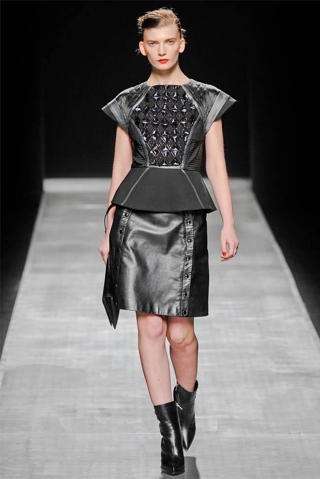 MILAN FASHION WEEK: SPORTMAX FALL 2012