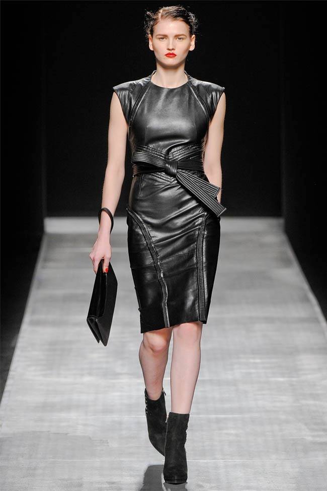 MILAN FASHION WEEK: SPORTMAX FALL 2012