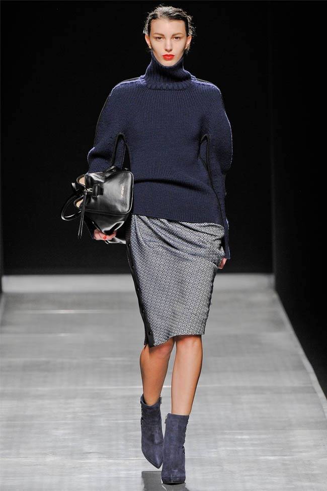 MILAN FASHION WEEK: SPORTMAX FALL 2012