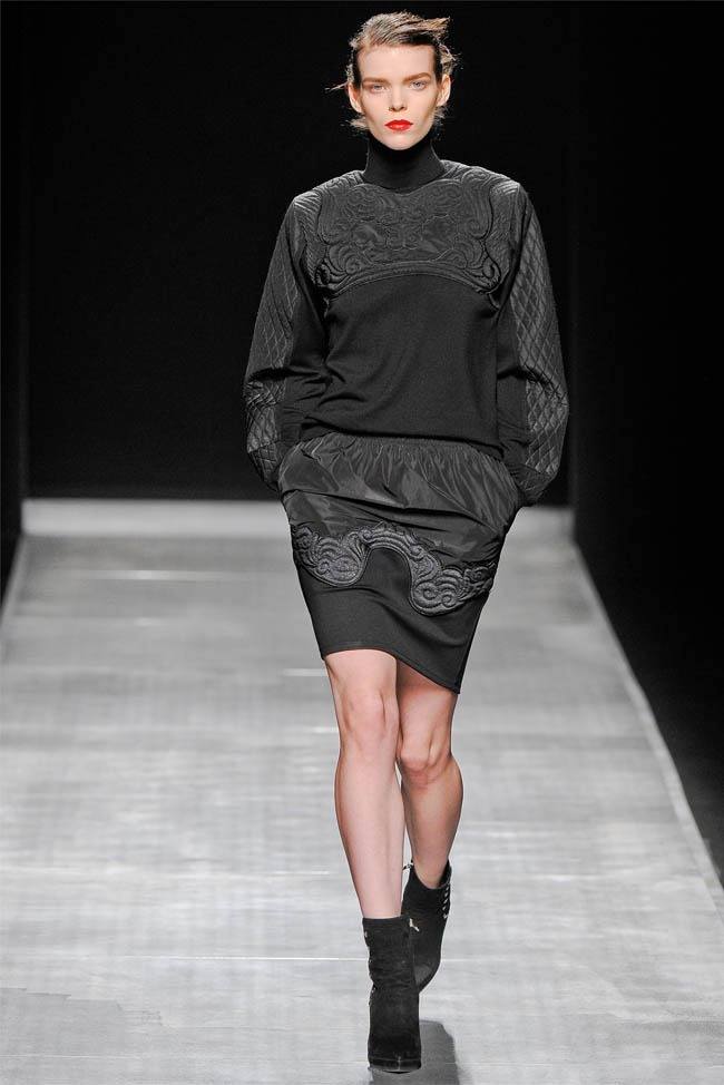 MILAN FASHION WEEK: SPORTMAX FALL 2012